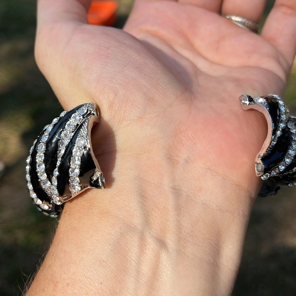 Black with rhinestone cuff bracelet. - Picture 4 of 6